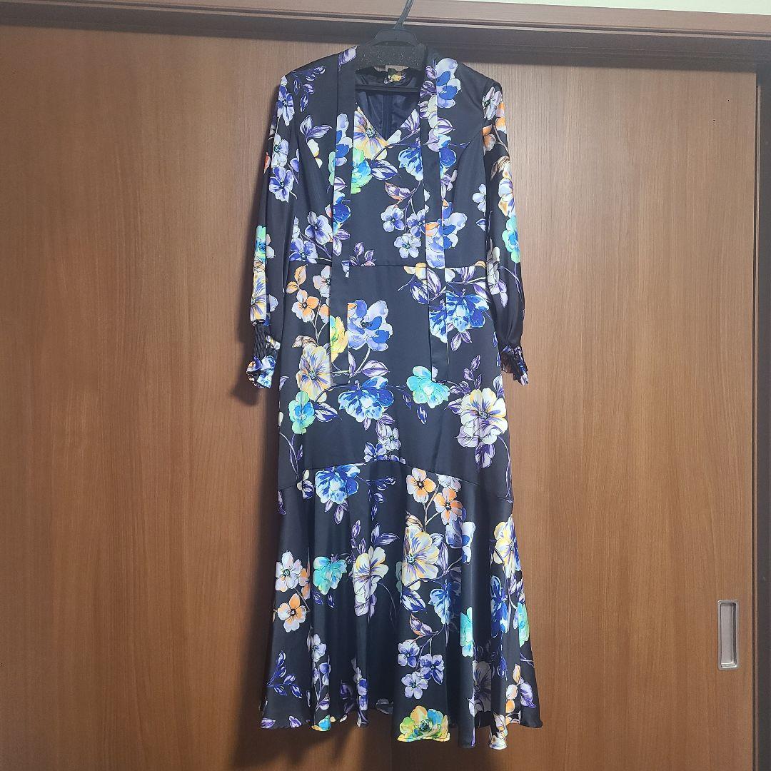【☆美品☆】1度のみ着用[定価5万4千円]花柄ネイビー長袖ワンピース