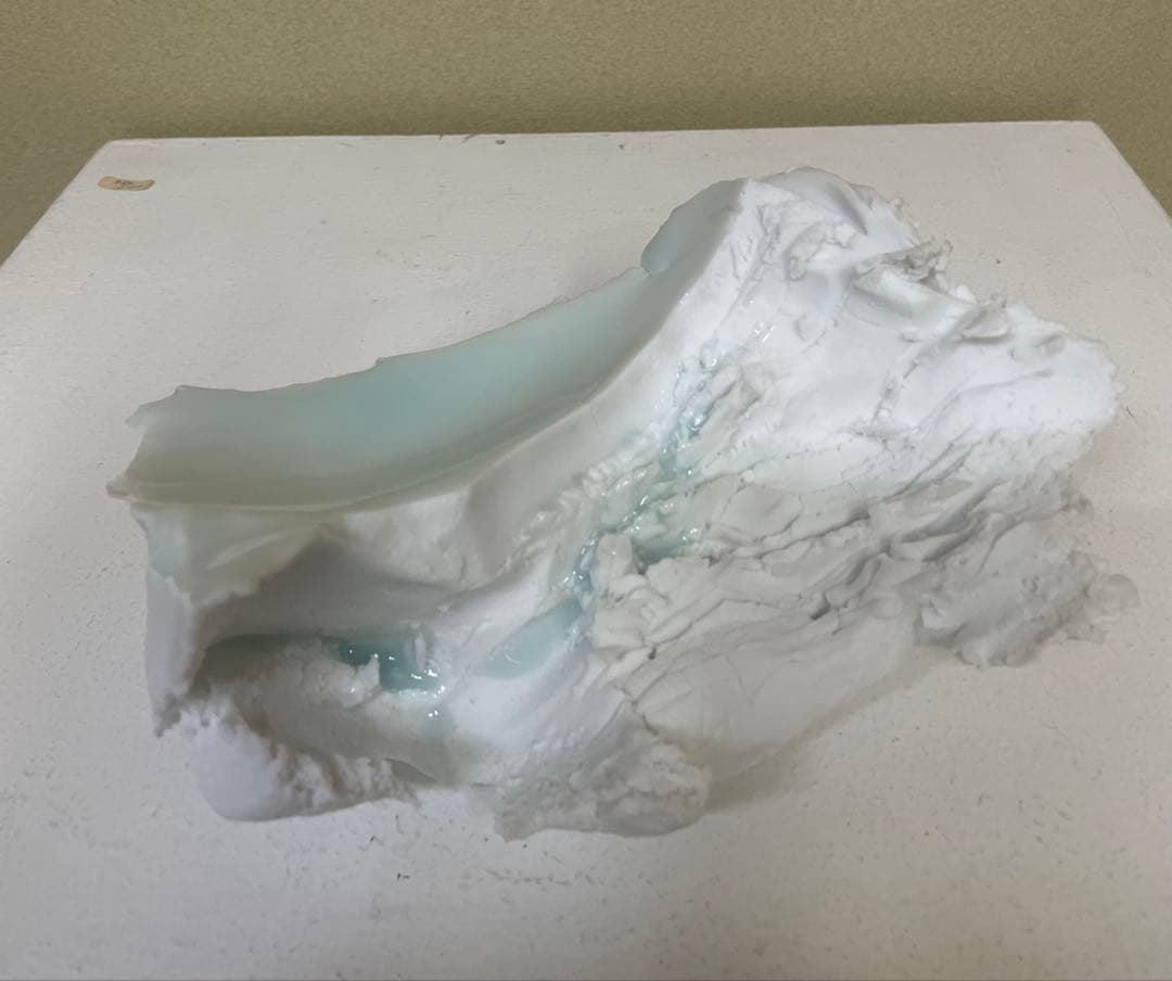 加藤委作品　青白磁オブジェB