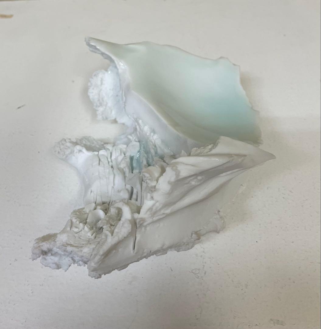 加藤委作品　青白磁オブジェB