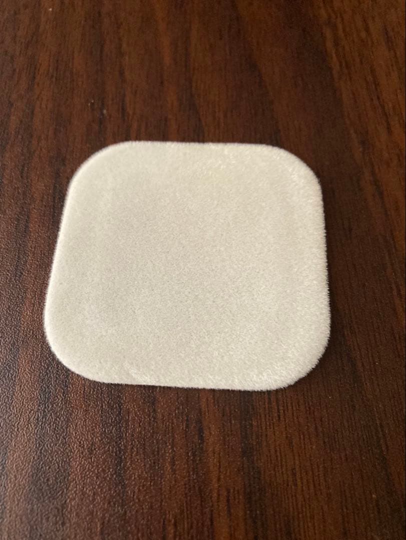 【Momo】クレ・ド・ポー ボーテ プードルコンパクトエサンシエルn