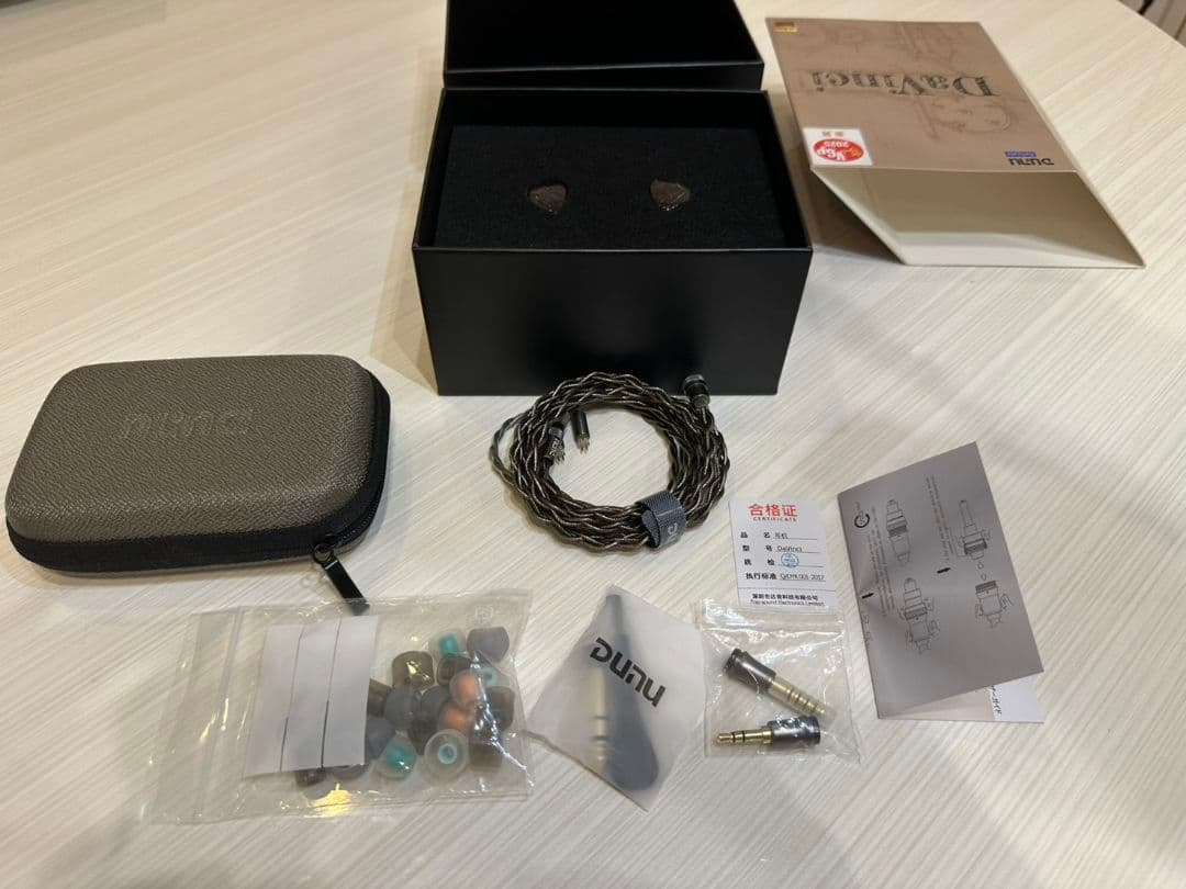 イヤホン Dunu DaVinci