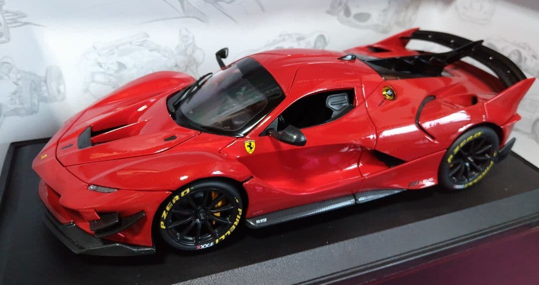 やっしー　Bburago FXX-K EVO 1/18　限定カラー