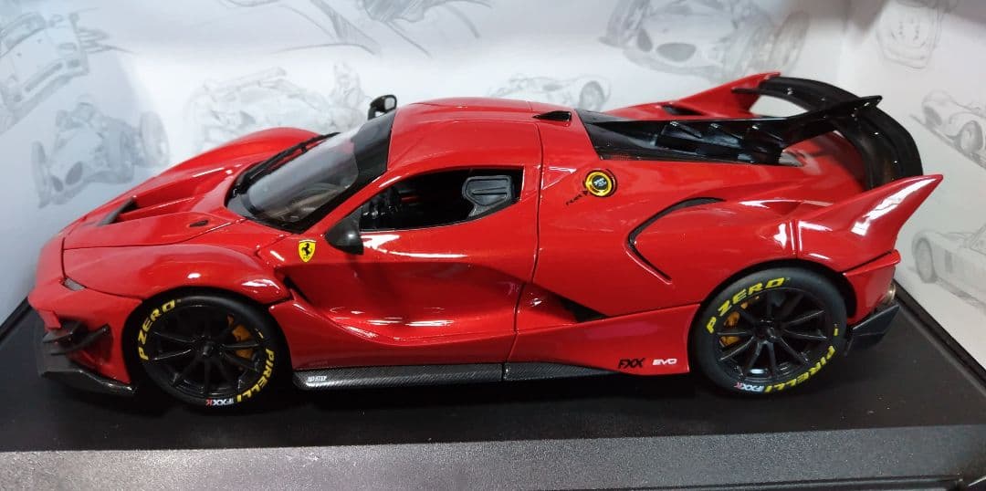 やっしー　Bburago FXX-K EVO 1/18　限定カラー