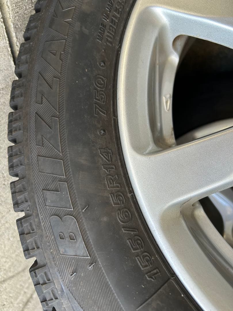 スタッドレス４本セット　ブリザック　タント純正ホイールつき　155/65R14