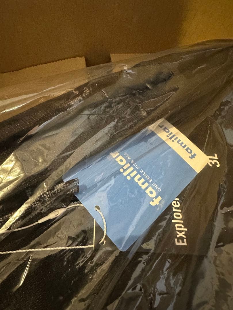 ファミリア ニューエラ ボディバッグ