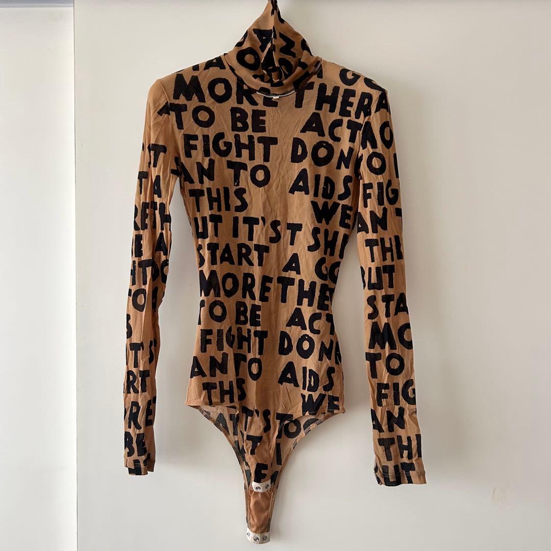 MM6 テキストプリント ボディースーツ