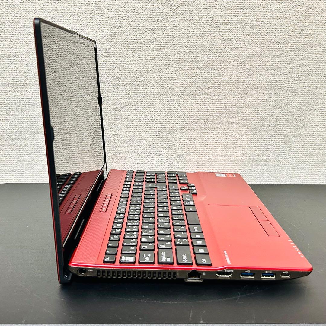 富士通 SSD快適ノートパソコン Windows11+Office レッド