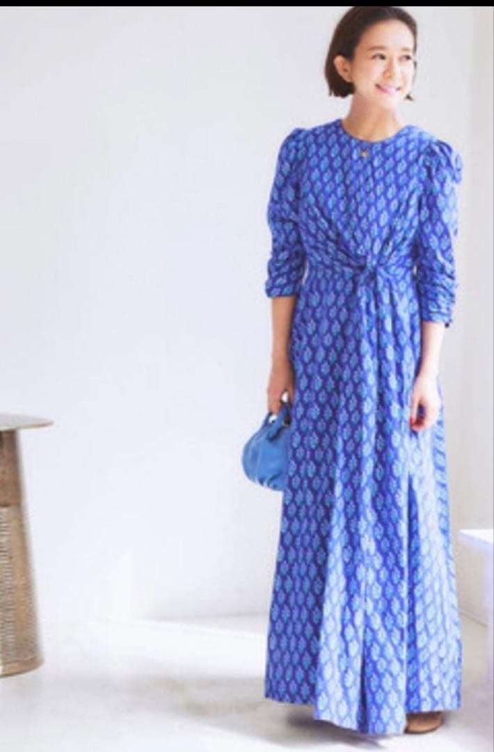 美品　ヌキテパワンピース　佐藤佳菜子さんコラボ　紺