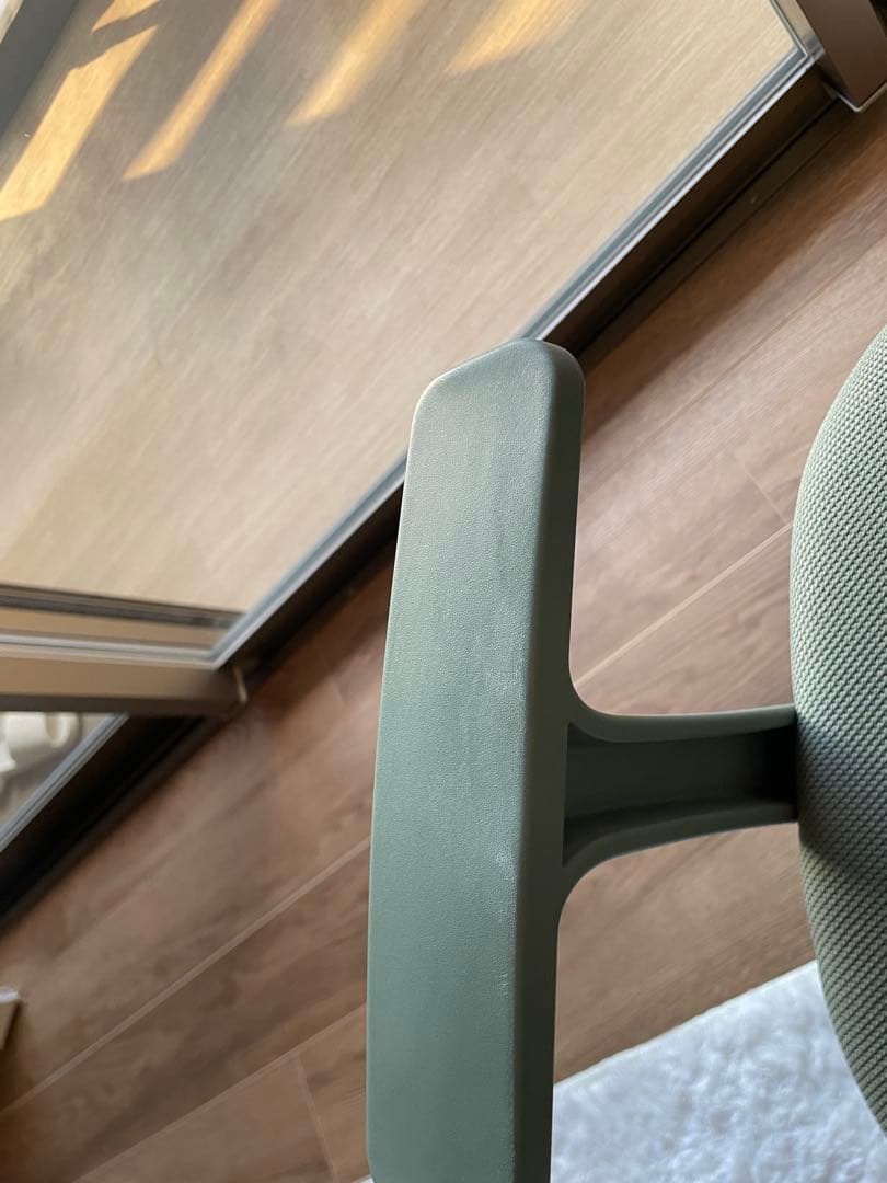 新品！イトーキ　サリダ　グリーン