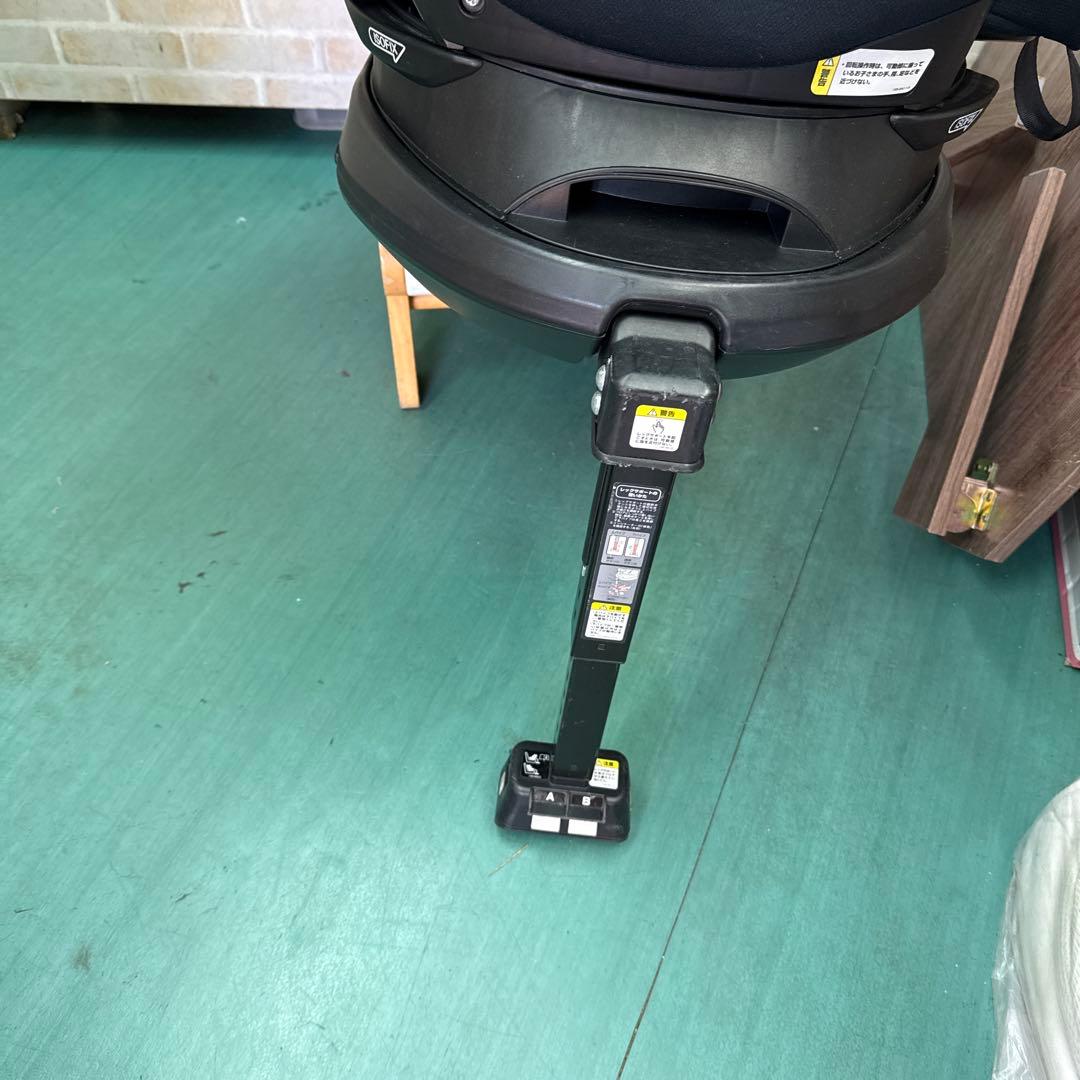 アップリカ　チャイルドシート ディアターン　回転　isofix 新生児から