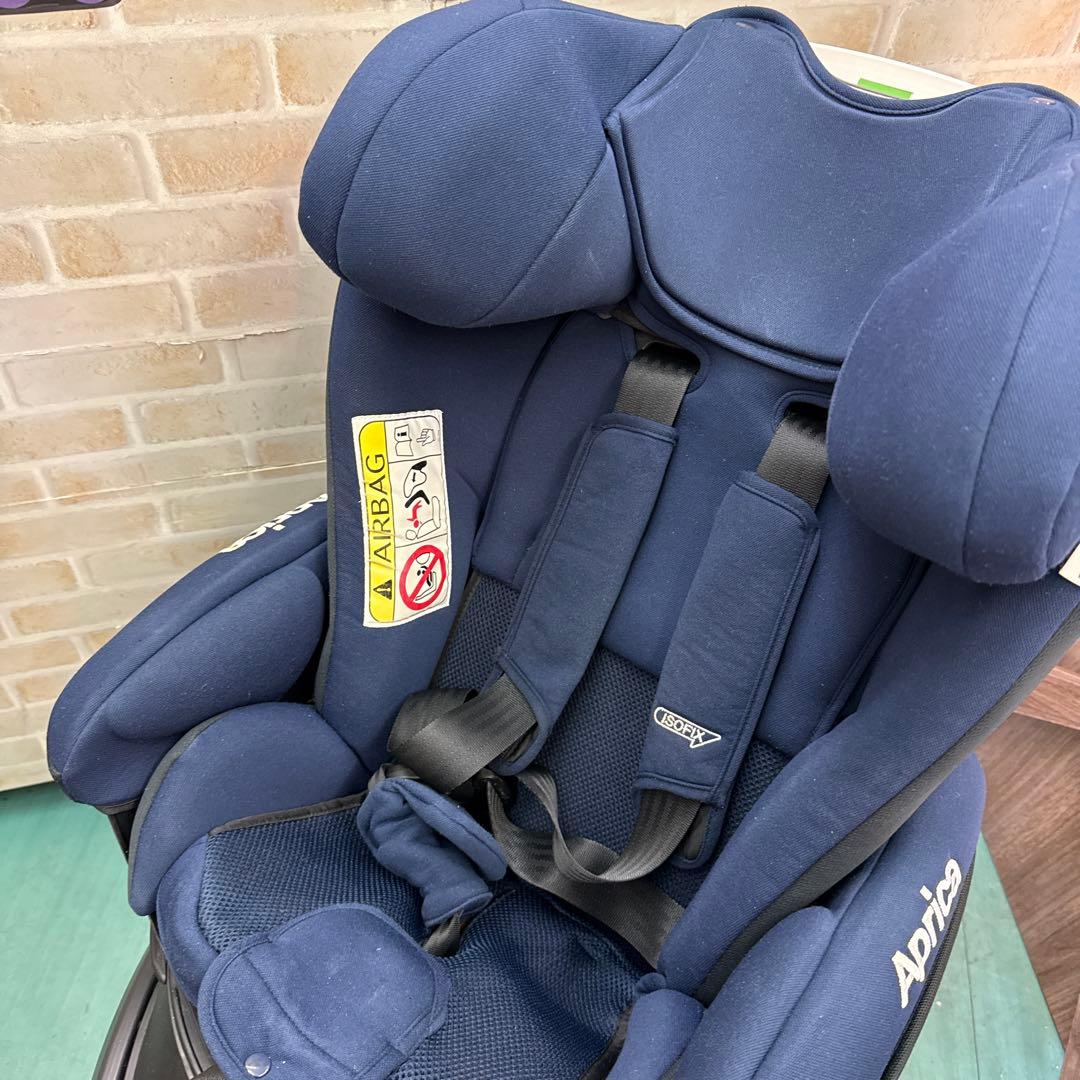 アップリカ　チャイルドシート ディアターン　回転　isofix 新生児から