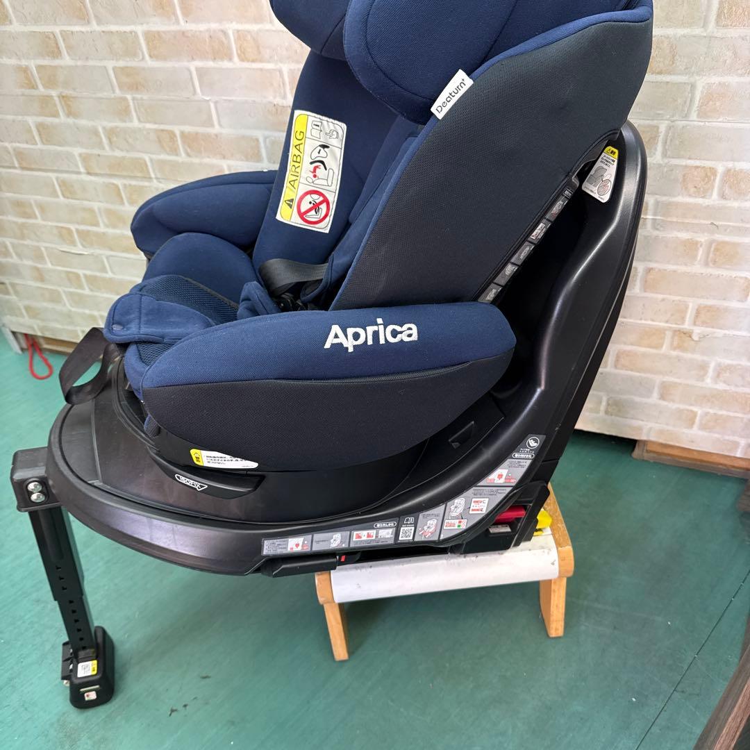 アップリカ　チャイルドシート ディアターン　回転　isofix 新生児から