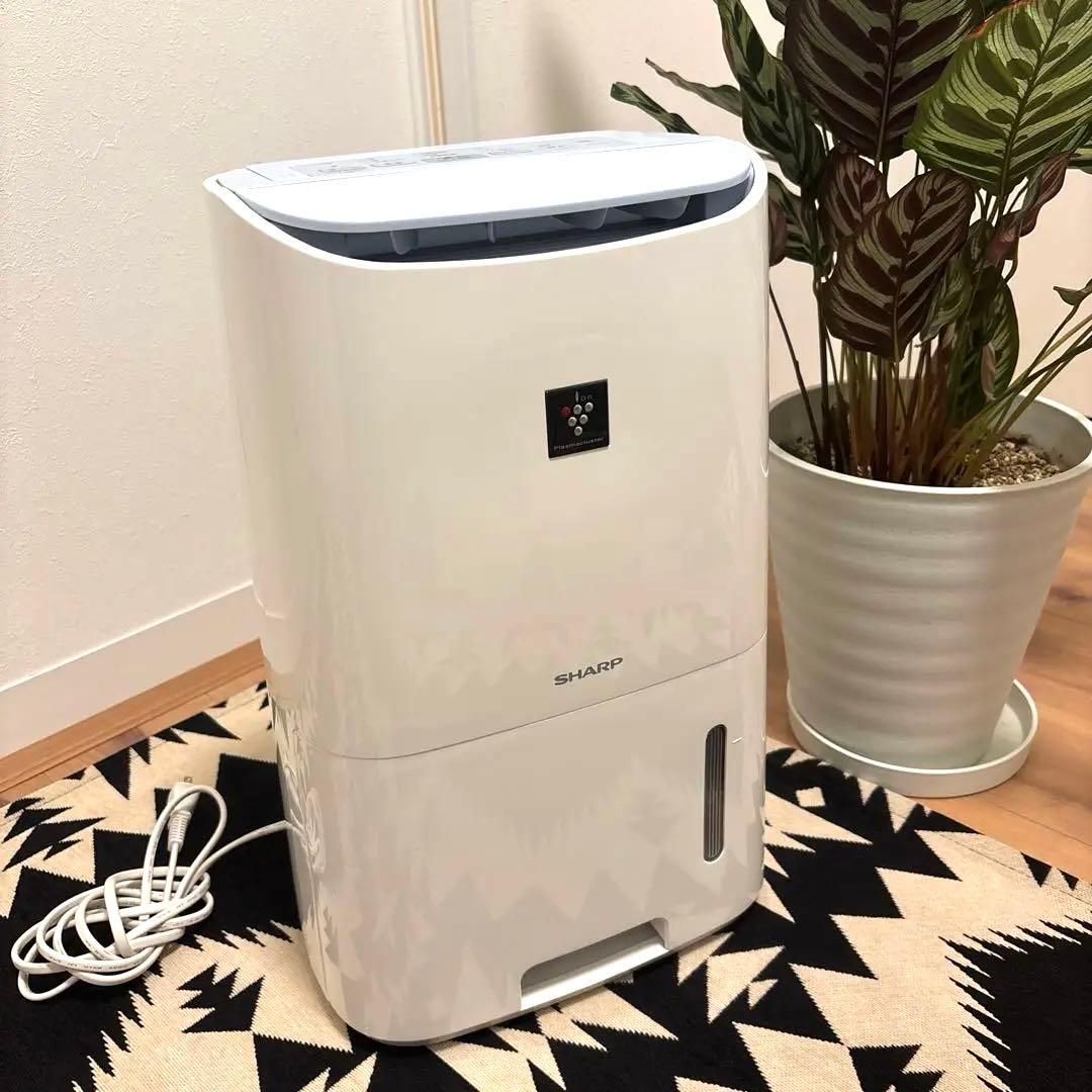 【美品】SHARP プラズマクラスター　除湿機 CV-H71-W 2018年製