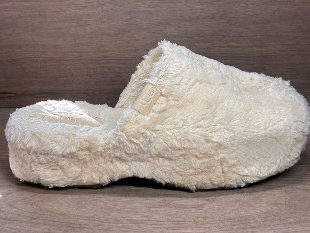 【極美品】UGG ボア スリッポン フラッフクロッグ 25cm ファー 冬支度