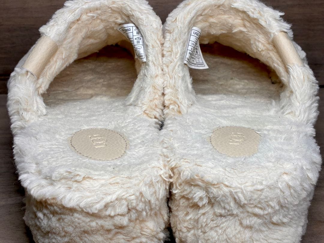 【極美品】UGG ボア スリッポン フラッフクロッグ 25cm ファー 冬支度