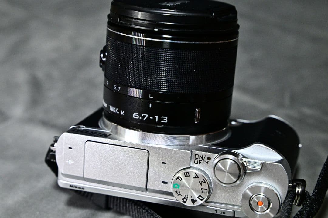Nikon 1 J5　 　NIKKOR レンズ✕２