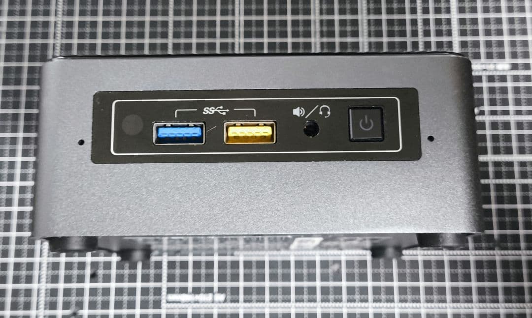 ミニPC Intel NUC i7 BNH Model