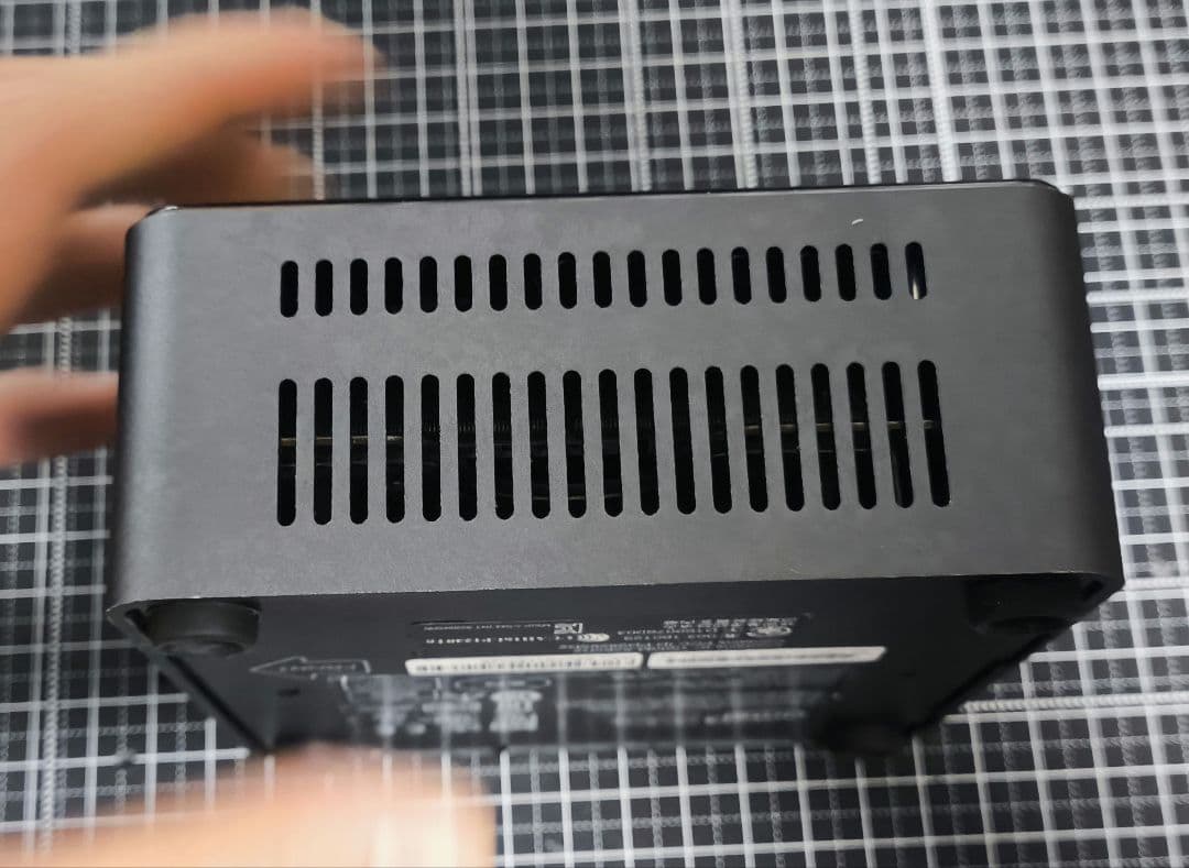 ミニPC Intel NUC i7 BNH Model