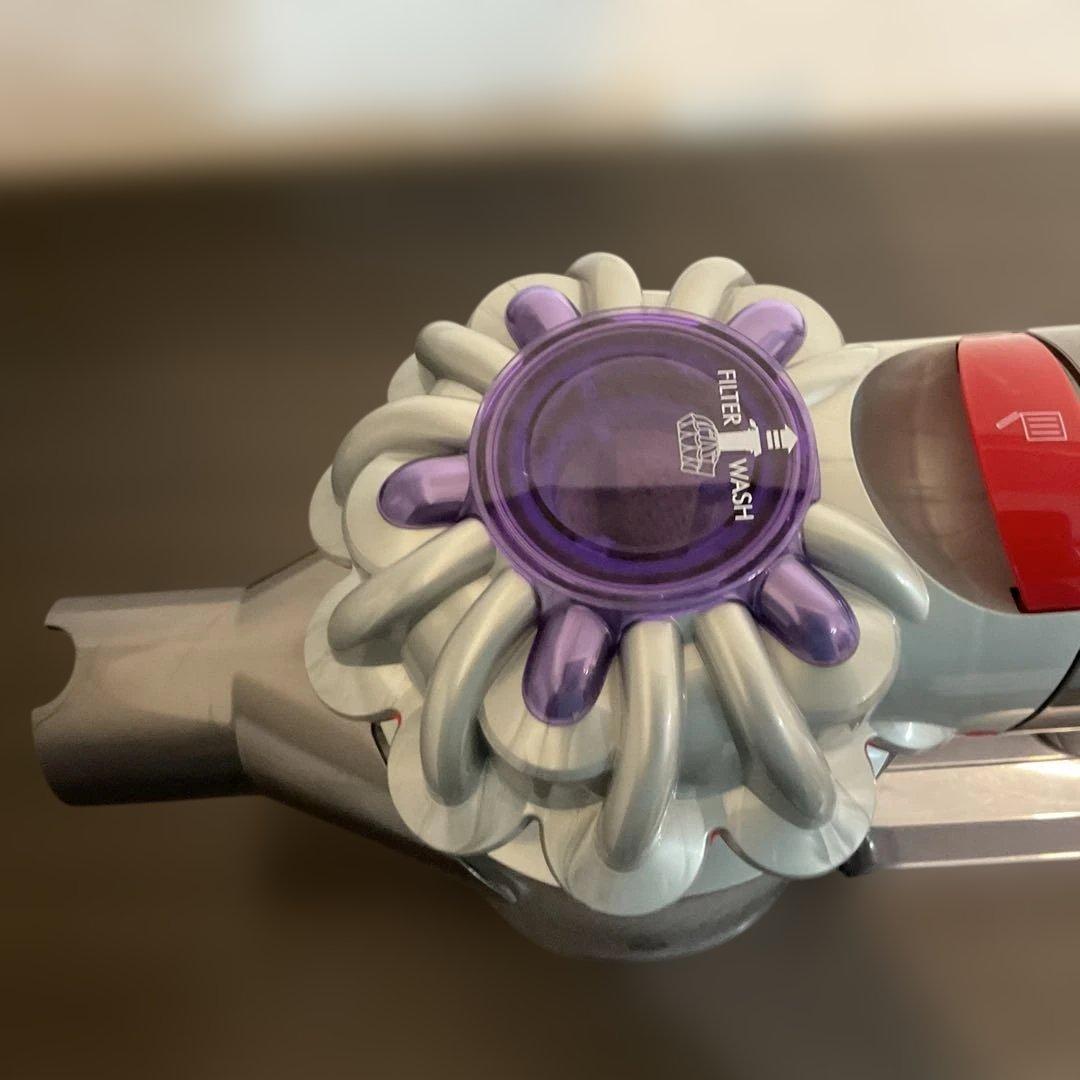 24. 『美品』動作確認済み　ダイソンDyson V8　SV10 sv25