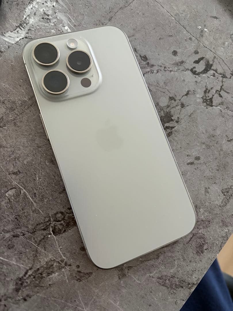 Apple iPhone 15 Pro ナチュラルチタニウム　本体　箱あり