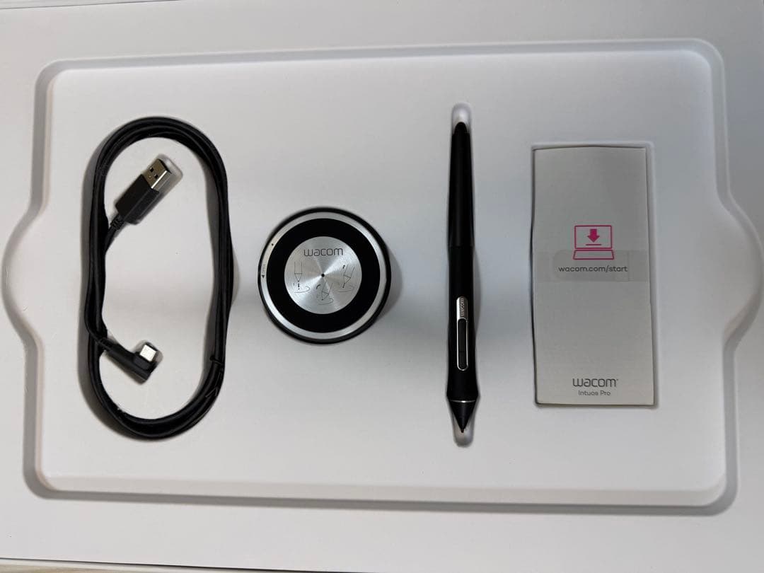 Wacom Intuos Pro PTH-660/K0 ペンタブレット 本体