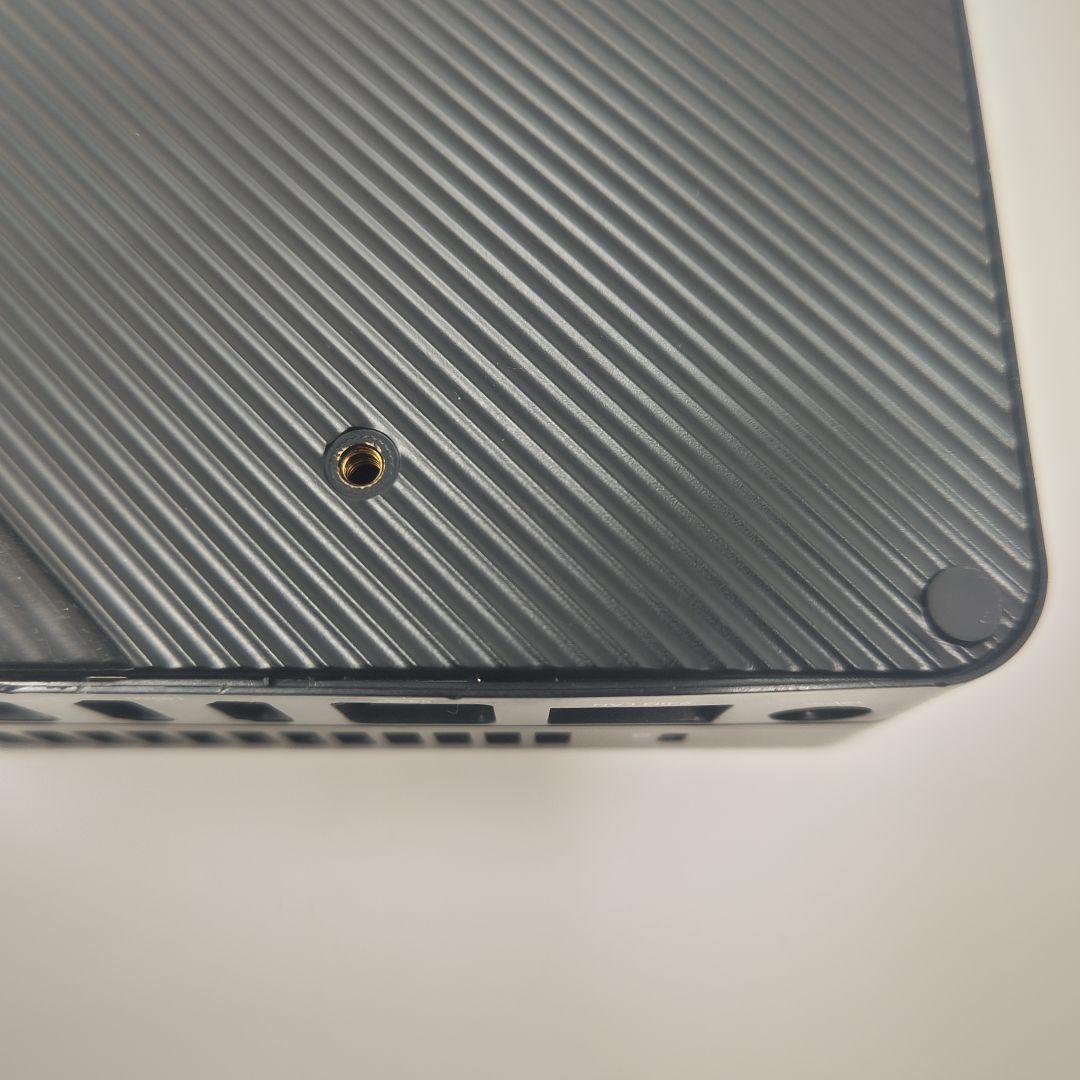 MINISFORUM　Venus Series UM690　ミニpc