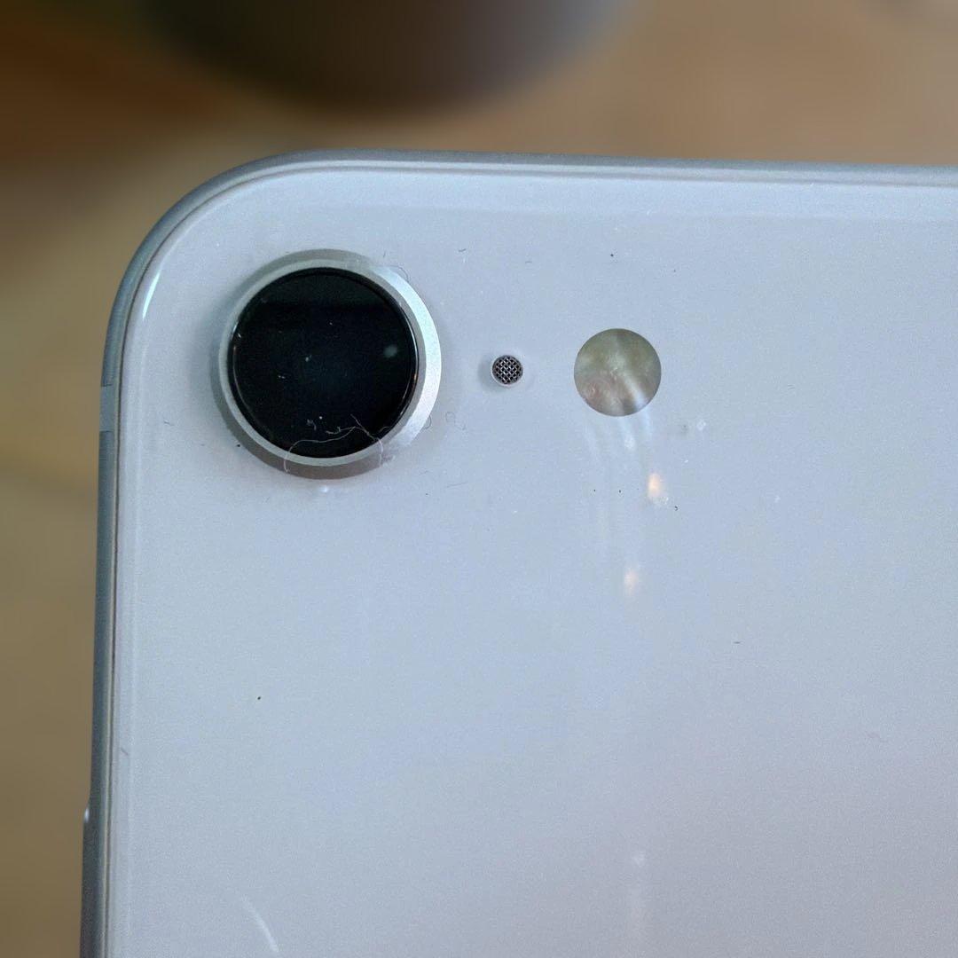 iPhone SE 第3世代　バッテリー98%