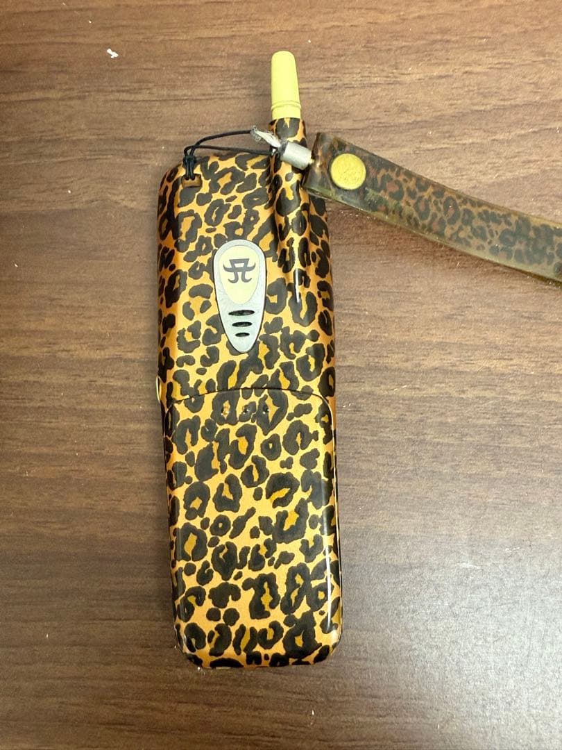 【送料込み】希少★浜崎あゆみ　携帯　豹柄CyberGiga9600 TU-KA