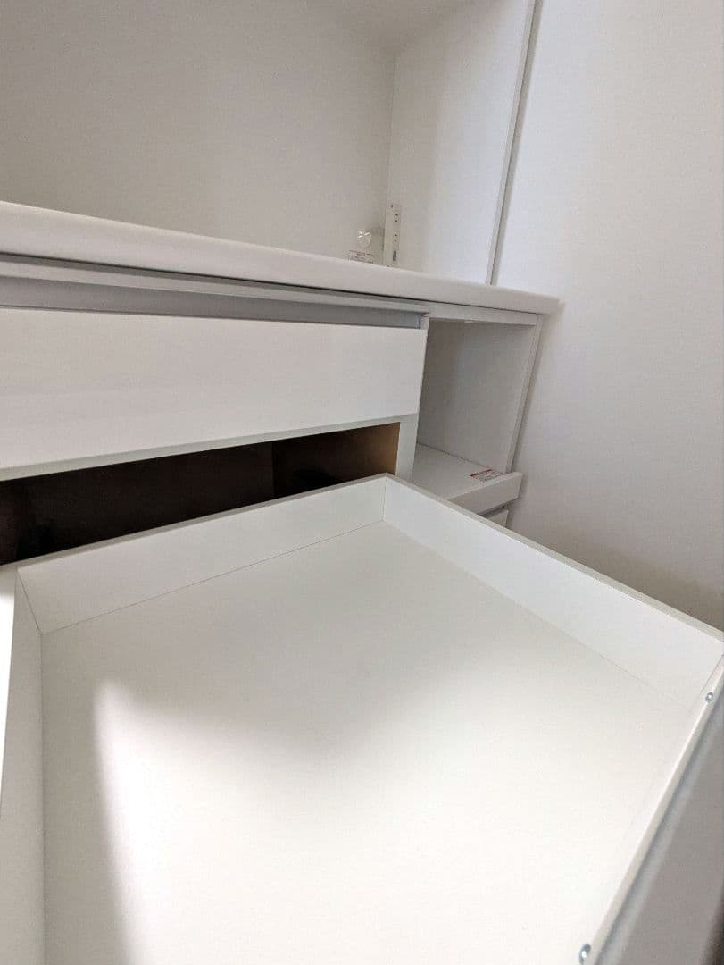 ニトリ ホワイト 食器棚 ガラス扉付き 引き出し式