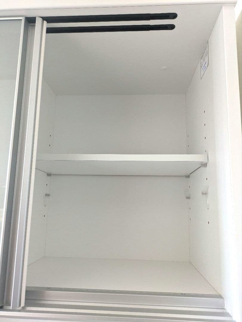 ニトリ ホワイト 食器棚 ガラス扉付き 引き出し式