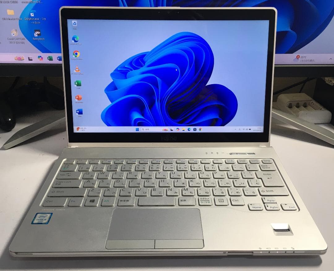 富士通 LIFEBOOK SH90/X Windows11