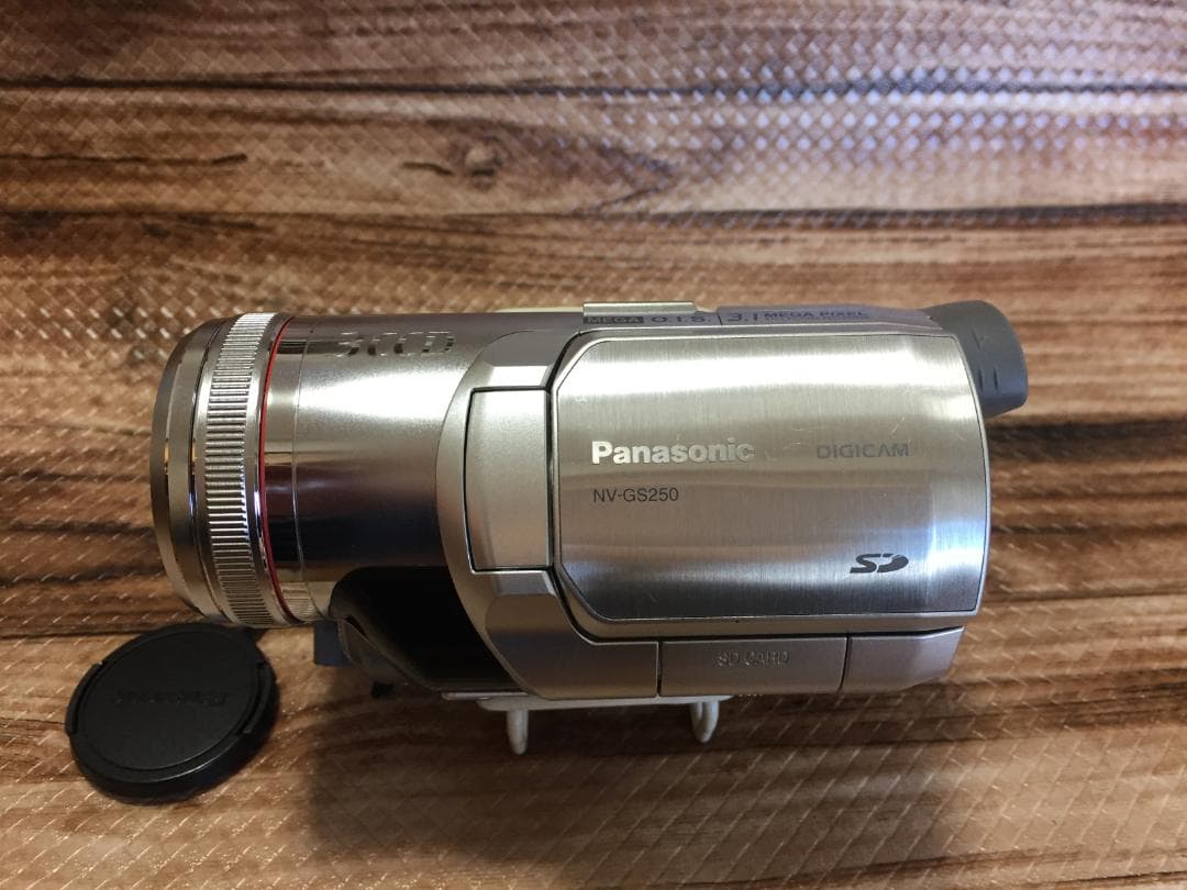 撮影再生ダビングOK　美品　Panasonic　NV-GS250　付属品あり