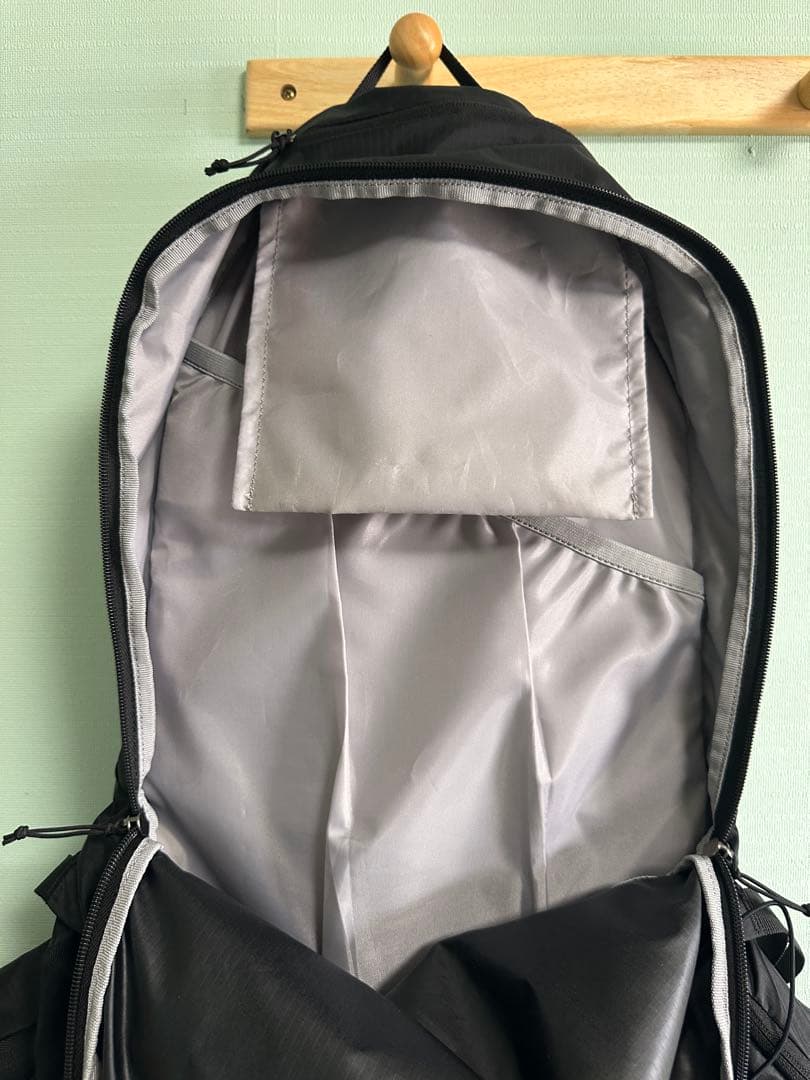 バッグ SALOMON xt20