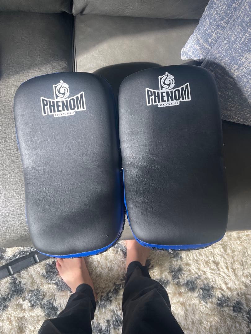 PHENOMフェノム 軽量湾曲キックミット2個ペア/ キックボクシング
