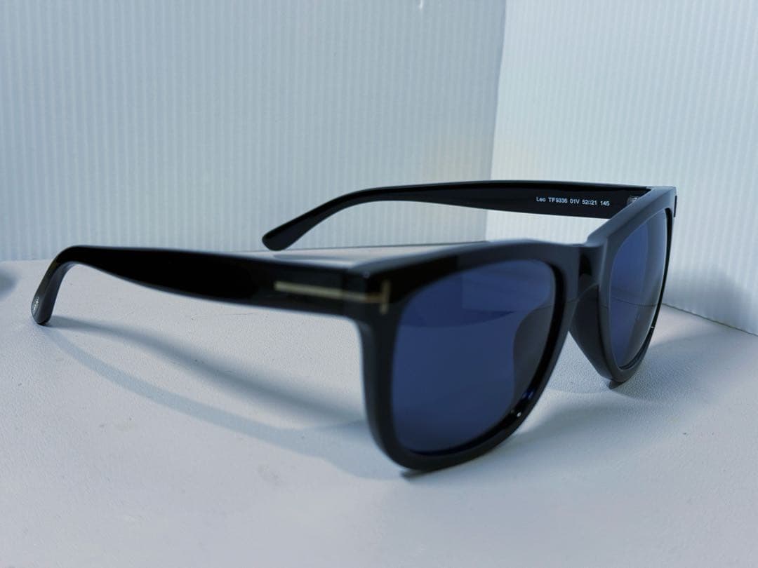 【美品】 サングラス TOM FORD Leo TF9336 01V
