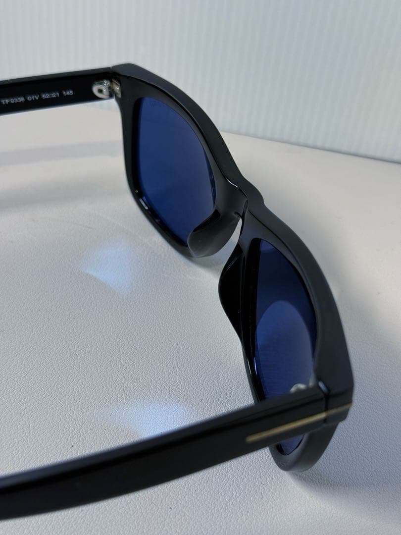 【美品】 サングラス TOM FORD Leo TF9336 01V