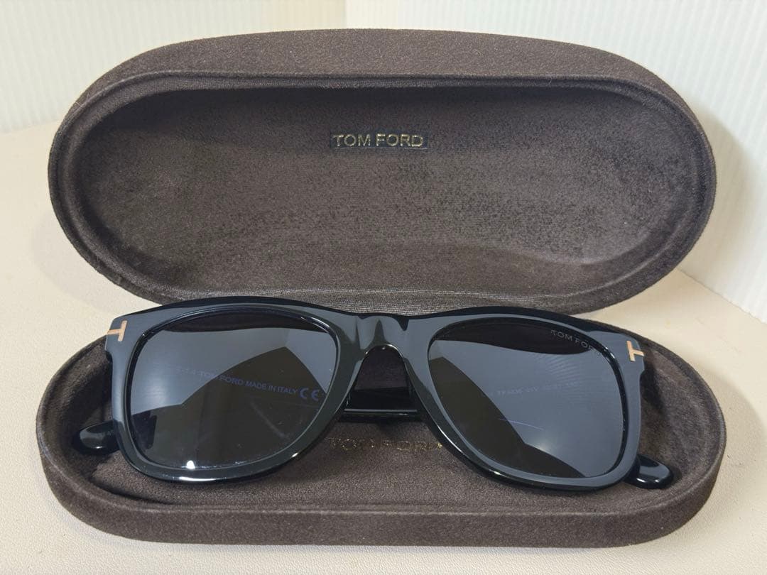 【美品】 サングラス TOM FORD Leo TF9336 01V
