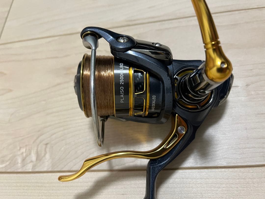 あかさ  ダイワ　PLAISO2500HーLBD