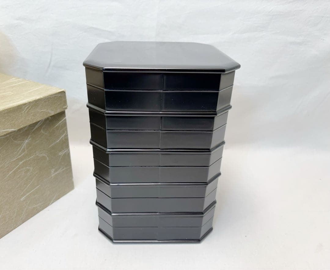 ほぼ未使用 懐石道具 木製黒真塗 5段縁高重 茶懐石 利休好写 お正月 紙箱