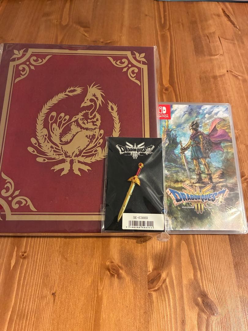 ドラゴンクエストⅢ 予約特典 【ブック型収納BOX ピンズ付き】