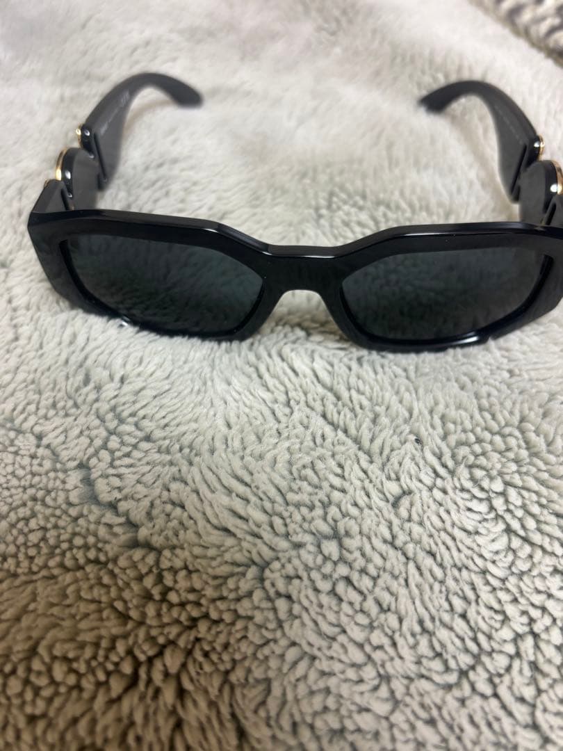 VERSACEサングラス