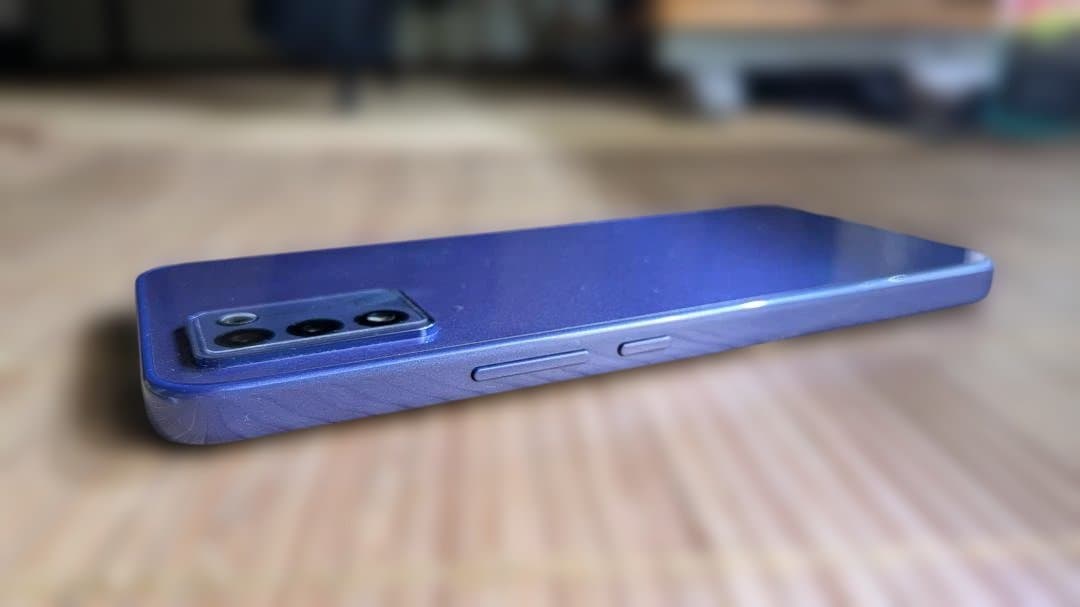 Libero 5G III A202ZT パープル