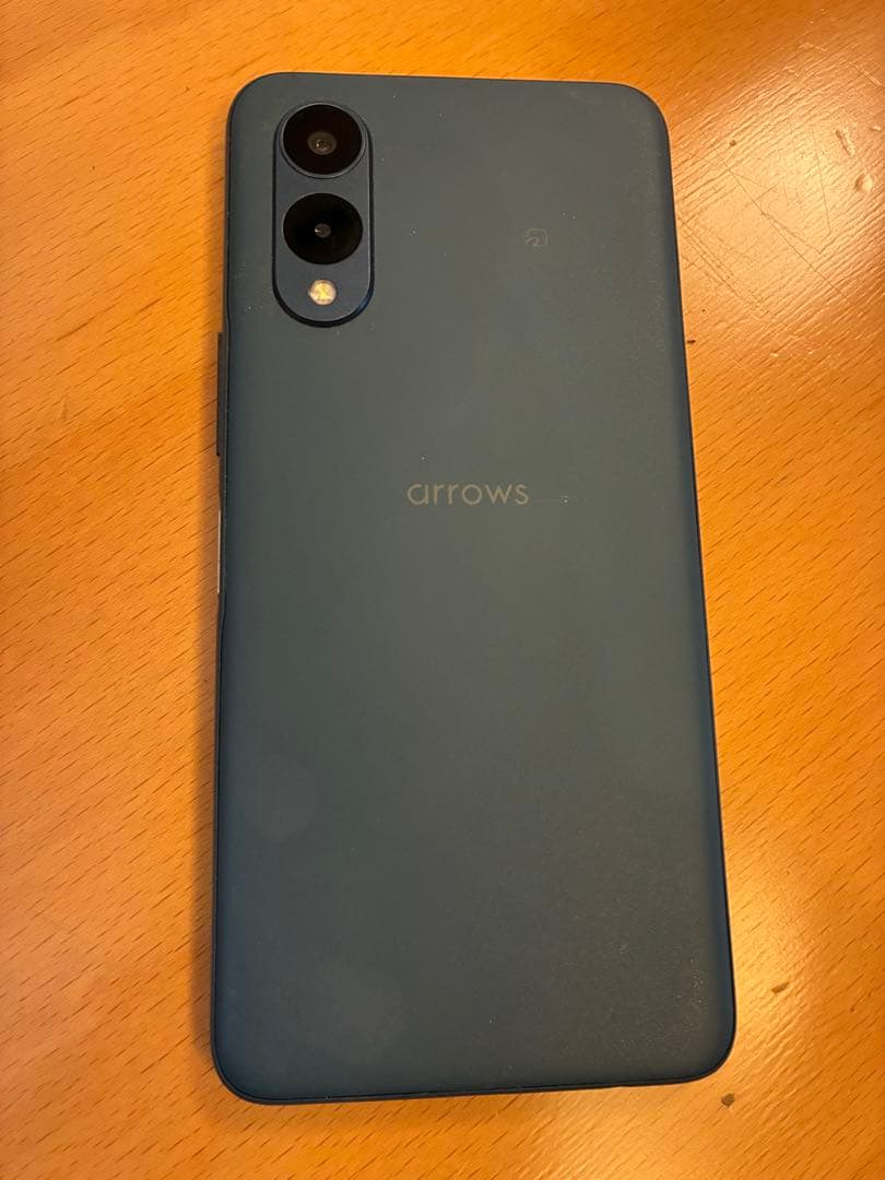 arrows スマートフォン 本体 ネイビー スヌーピーケース付き