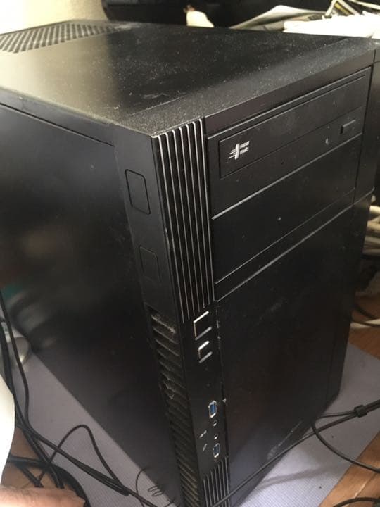 デスクトップ　おまけでキーボード、スキャナー