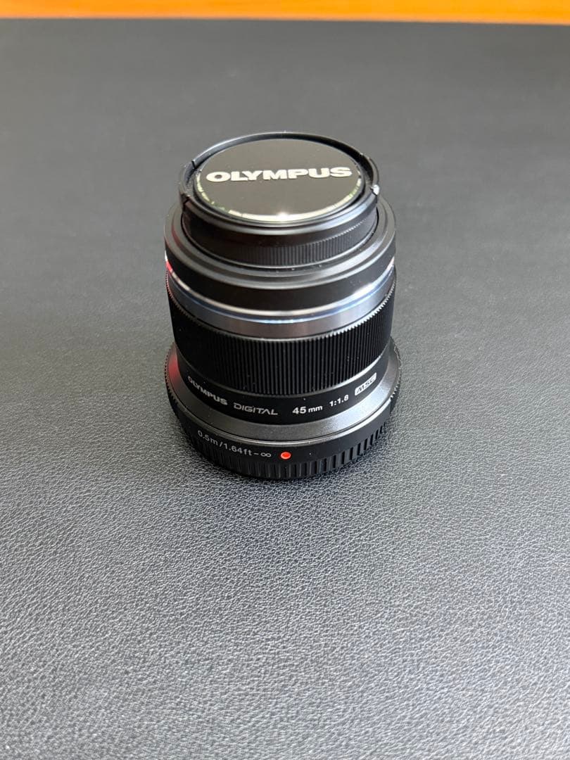 OLYMPUS PEN E-PL10+ズームレンズ+単焦点レンズ