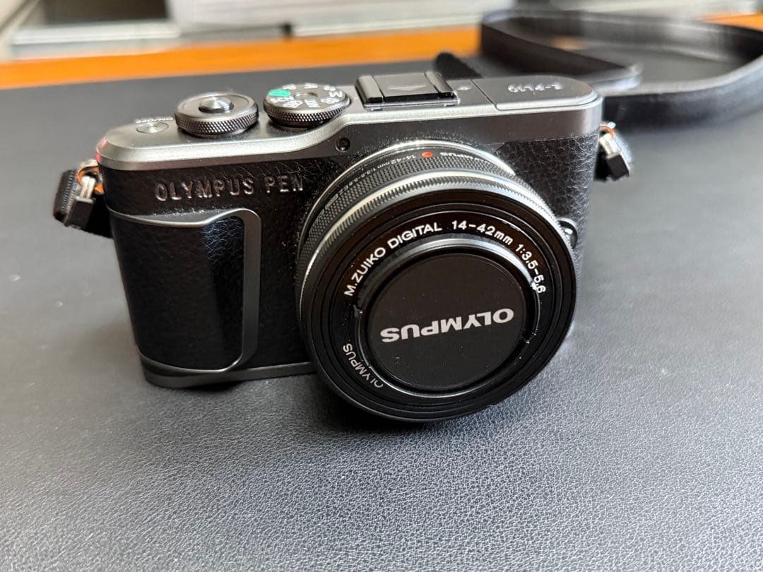 OLYMPUS PEN E-PL10+ズームレンズ+単焦点レンズ