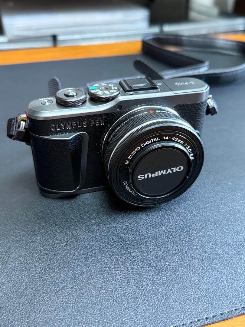 OLYMPUS PEN E-PL10+ズームレンズ+単焦点レンズ