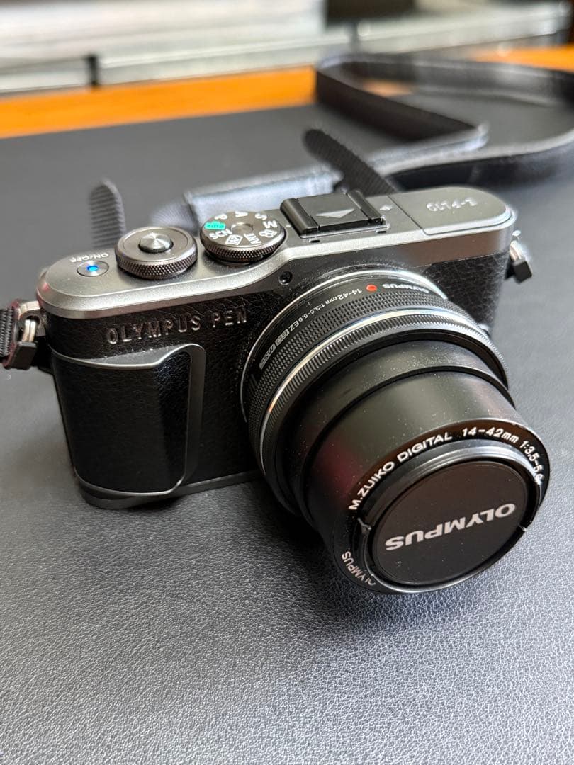 OLYMPUS PEN E-PL10+ズームレンズ+単焦点レンズ