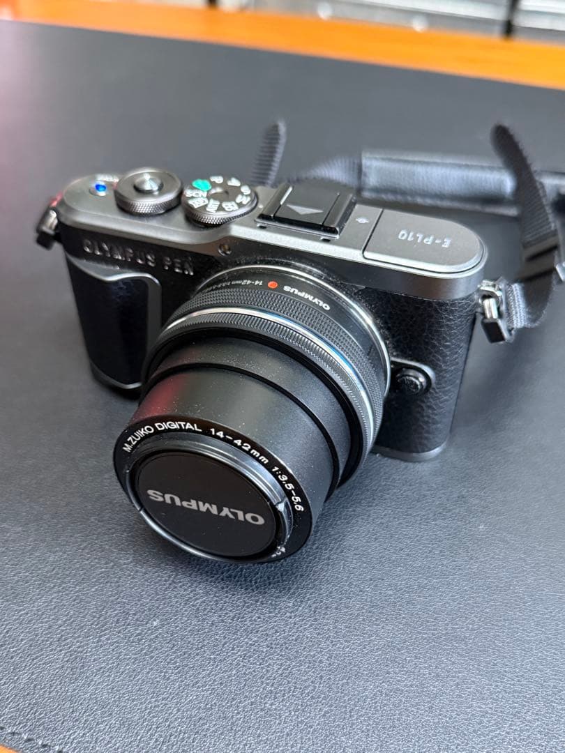 OLYMPUS PEN E-PL10+ズームレンズ+単焦点レンズ