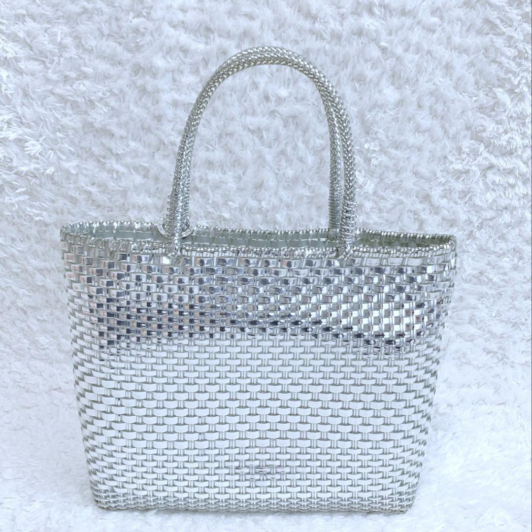 ほぼ未使用♪ ANTEPRIMA イントレッチオ シルバー スモール